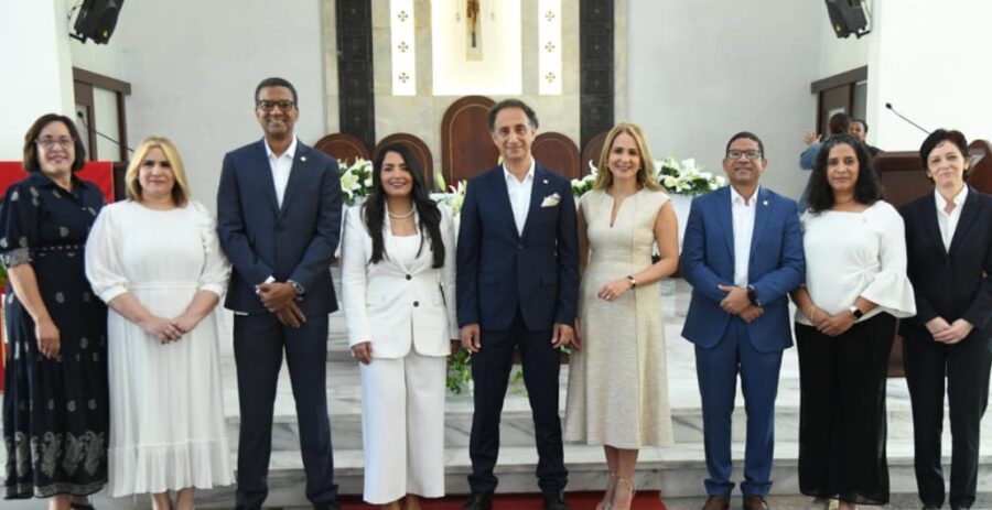 Ejecutivos de la entidad durante la celebración.