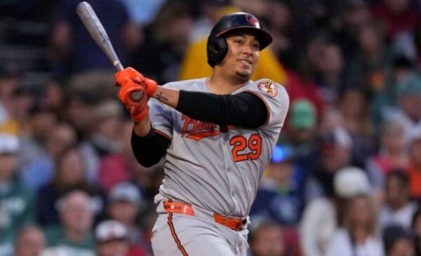 El dominicano Samuel Basallo, de Baltimore, es proyectado para ser un estelar en las GL.  AP