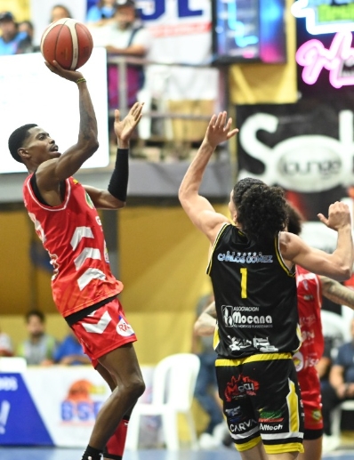 Bearden anotó 24 puntos para liderar a  Don Bosco.