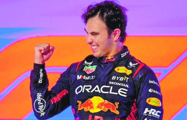 El piloto mexicano Sergio -Checo- Pérez retornará a pista a bordo de un Ferrari.  Archivo