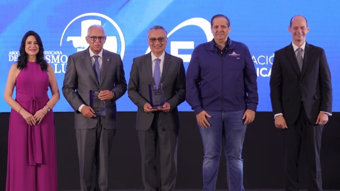 Amelia Reyes Mora, Rafael Sánchez Español, Víctor Atallah y Alejandro Cambiaso.