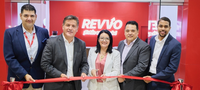 Celso Escobar, Luis Mella, Ana Wendy González, Marlon España y Noel Rivera.