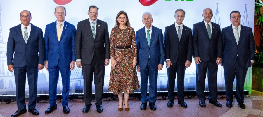 José Clase, Carlos Guillermo León, Steven Puig, Raquel Peña, Luis Molina Achécar, Andrés Maldonado, Fidelio Arturo Despredel y Ricardo Fondeur.