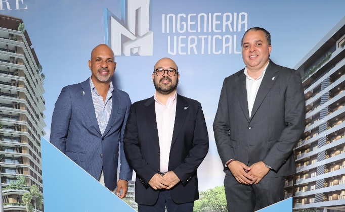 Ejecutivos de Ingeniería Vertical.