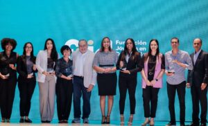 Estudiantes reconocidos por la fundación.