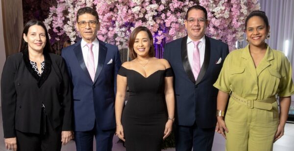 Yudy Nieves, Bismarck Morales, Jeaneldfred Beltré, Junior Jorge y Marcelle Landestoy.