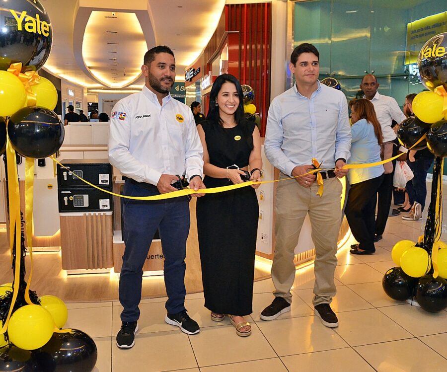 Francisco Bustamante, Nicole Garzón y Julián Carrascal.
