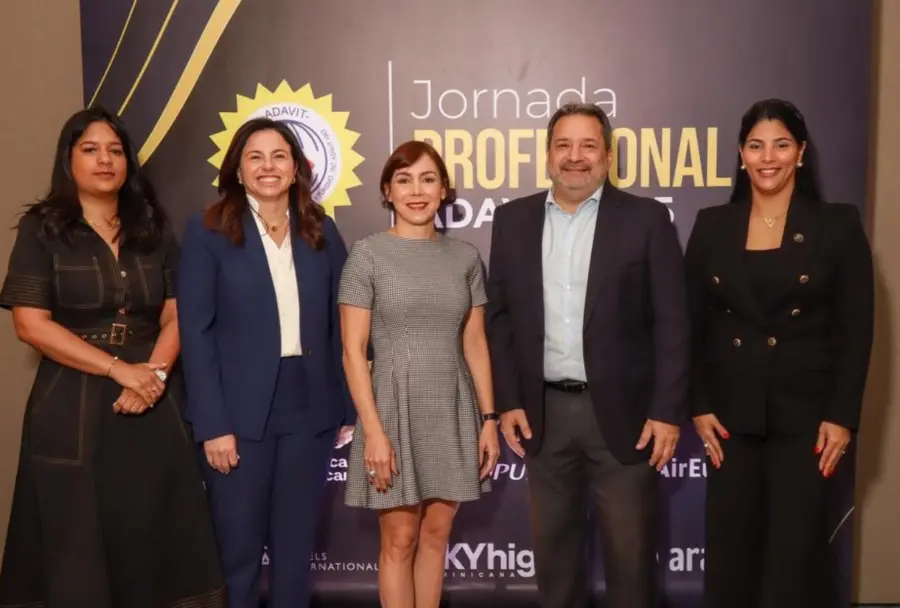 Alicia Abreu, Ana Santelises De Latour, Karla Alonso, Angel Elmúdesi y Michelle Rojas.
