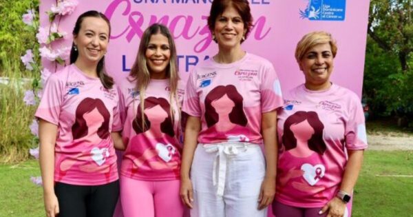 Ejecutivas de la marca durante el encuentro.