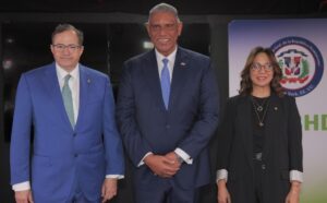 Steven Puig, Jesús -Chu- Vásquez y Josefina Navarrro.