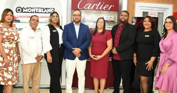 Sandra Guzmán, Joseph Raymond Rodríguez, Yury Tapia, Julio  César Oviedo, Odalis Melo, Juan Carlos Oviedo, Cándida Álvarez y Kirsi Sánchez.