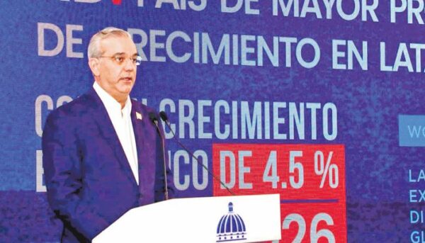 El presidente Abinader  indicó que hay facilidad de vuelos gratis para dominicanos.
