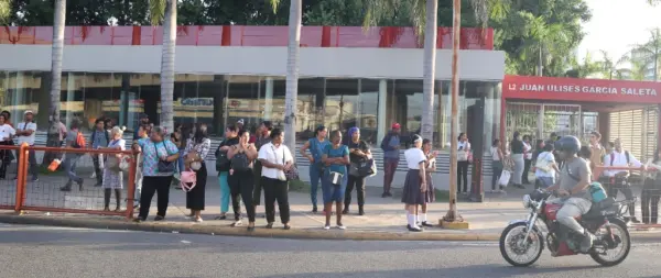 El apagón causó la salida de servicio en el Metro y el Teleférico, dejando sin transporte a miles de usuarios.  José Francisco