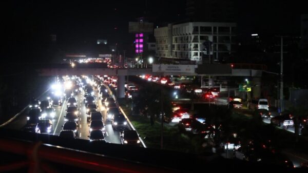 Los entaponamientos se prolongaron desde temprano en la tarde   hasta la noche. Olga Méndez