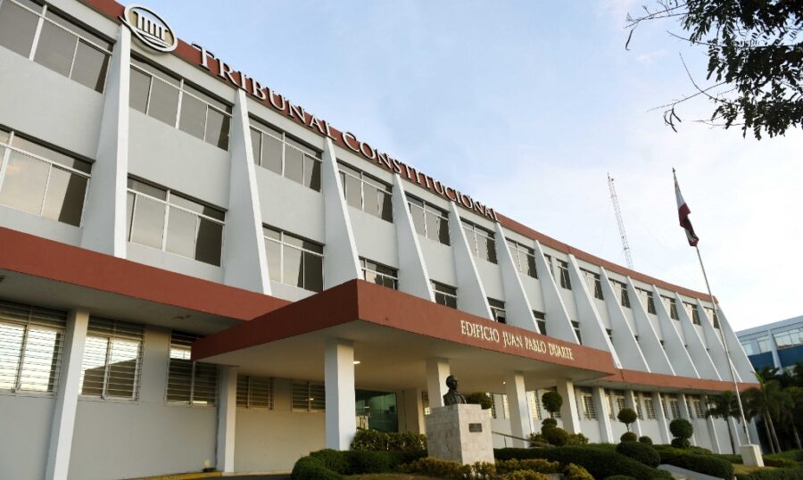 La controversial  sentencia del Tribunal Constitucional fue votada con votos disidentes de dos integrantes del pleno.