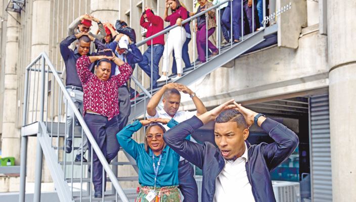 El simulacro se realizó a nivel nacional  en instituciones públicas y privadas.  EFE