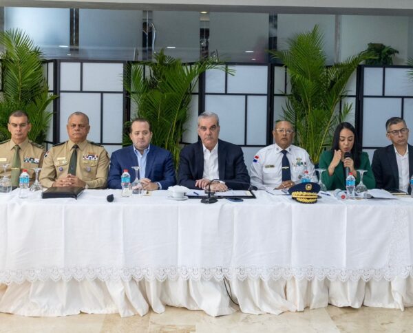 Abinader en la Policía