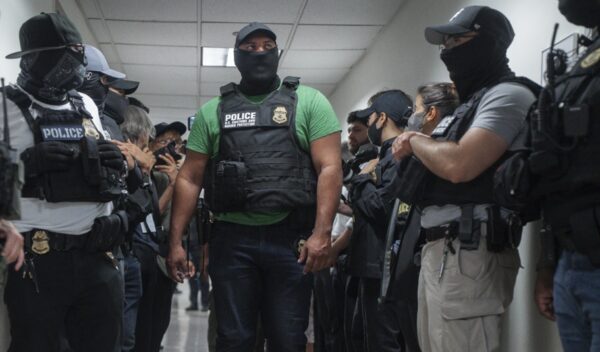 Agentes de Inmigración