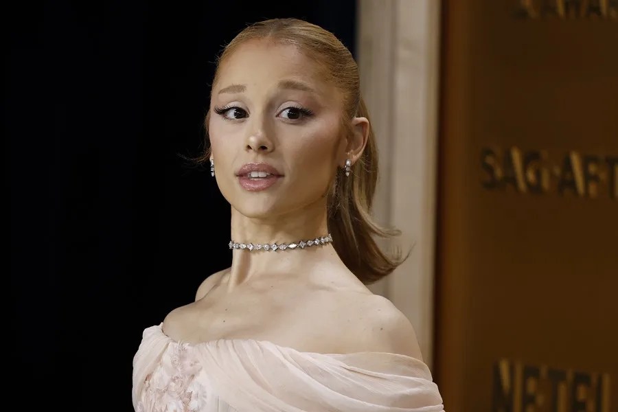 Ariana-Grande-American-Horror-Story-1