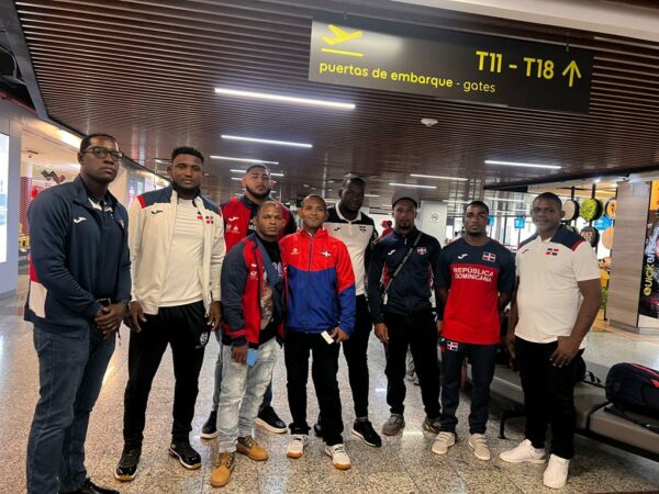 Atletas-Delegación dominicana de lucha olímpica que estará compitiendo en el evento internacional de New York.