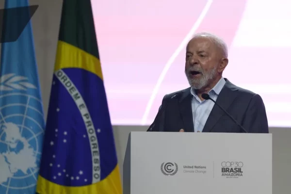 El presidente de Brasil, Luiz Inácio Lula da Silva, habla durante el inicio de conferencias de la COP30, este 10 de noviembre de 2025, en Belém (Brasil).