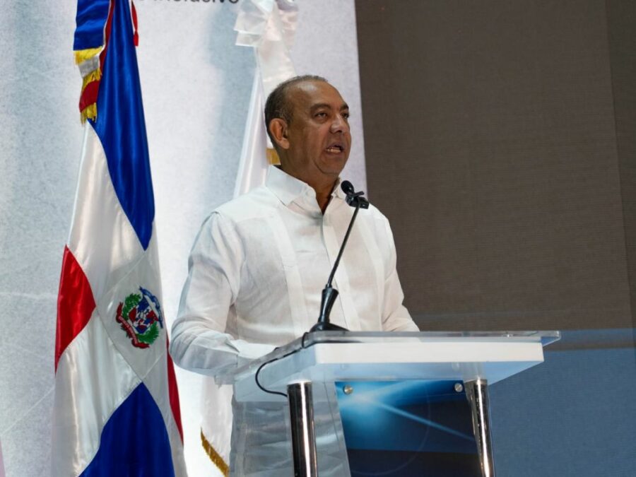 Coordinador Gabinete Transporte, Deligne Asención.