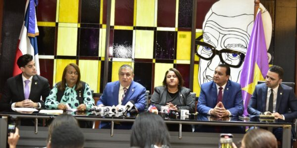 Diputados del PLD opuestos a que se elimine la cesantía