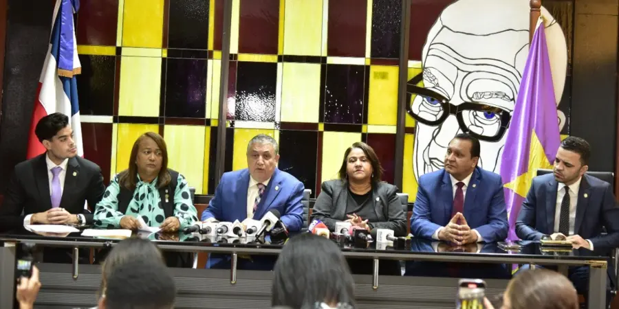 Diputados del PLD opuestos a que se elimine la cesantía