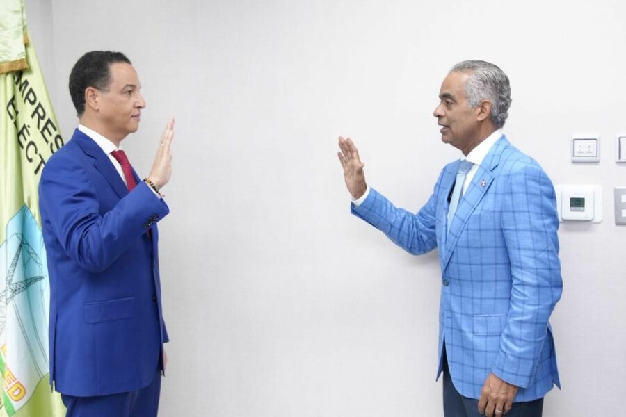 El ministro Joel Santos juramenta a Alfonso Rodriguez como administrador de ETED