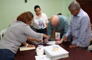 Elecciones para elegir nueva directiva del Colegio Médico Dominicano se desarrollan sin inconvenientes este miércoles. ALEXIS MONEGRO