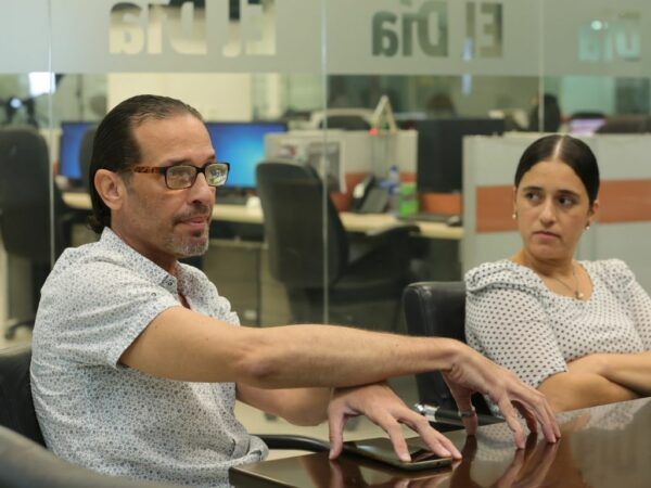 Los esposos Veras Landrón denuncian agresiones por parte de sus vecinos en Puerta de Hierro.