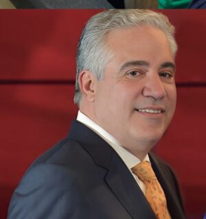 Fernando Hasbún presidirá Ceremonia Pabellón de la Fama Artes Marciales.