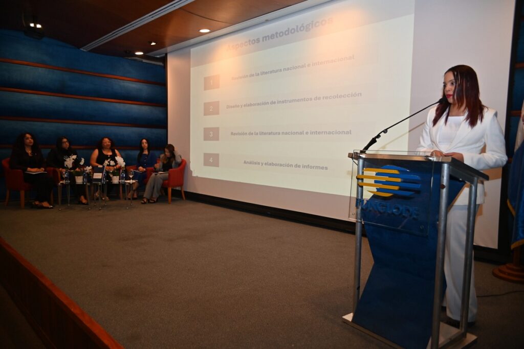 Flor Esmirna Batista Polo-investigadora