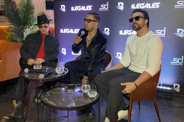 Vladimir Dotel y su grupo Ilegales