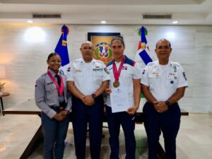Desde la izquierda Beatriz Pirón, Guzmán Peralta, Yudelina Mejía y Mateo Moquete