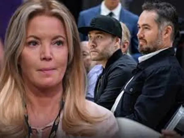 Jesse Buss ha sido separada de la gerencia de su cargo en la gerencia de operaciones de los Lakers de Los Ángeles.