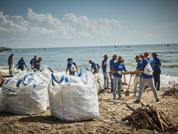 Jornada de limpieza de playas.