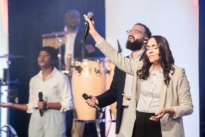 Momento en que entonaban uno de los himnos principales del álbum