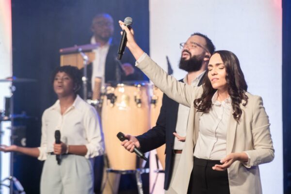 Momento en que entonaban uno de los himnos principales del álbum