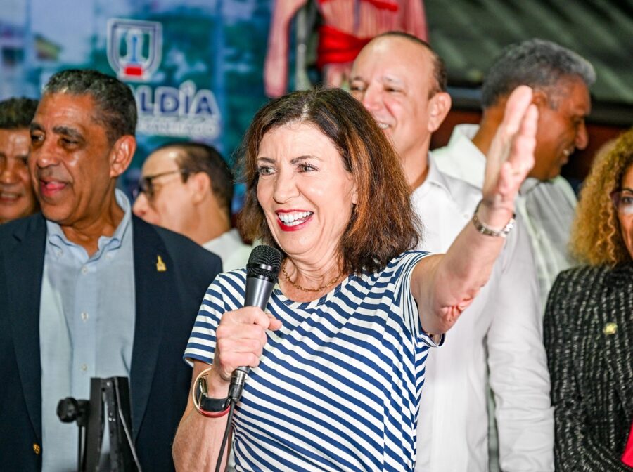 Nueva York-Kathy Hochul-santiago