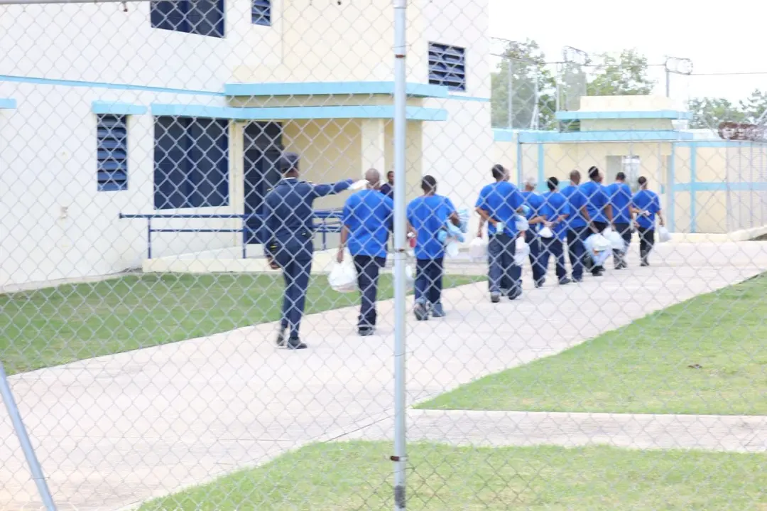 Más internos que celdas: así luce la sobrepoblación en las cárceles dominicanas