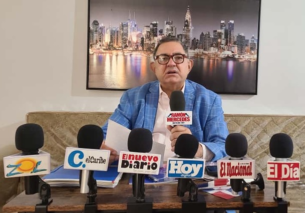 Periodista Ramón Mercedes.