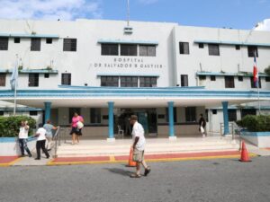 Salvador de Gautier-Hombre camina