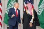 El presidente de EE.UU., Donald Trump (i), y el príncipe heredero saudí, Mohammed bin Salmán, durante una reunión en la Casa Blanca este martes.