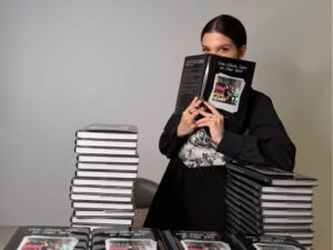 Lanzamiento de la novela, Una Chica Sola en NY.