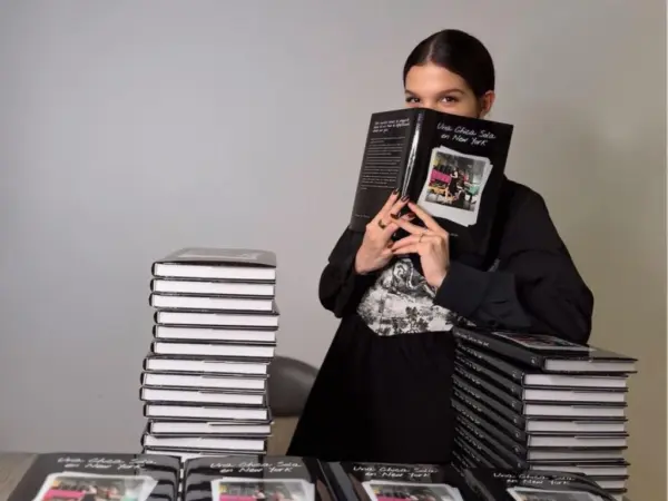 Lanzamiento de la novela, Una Chica Sola en NY.