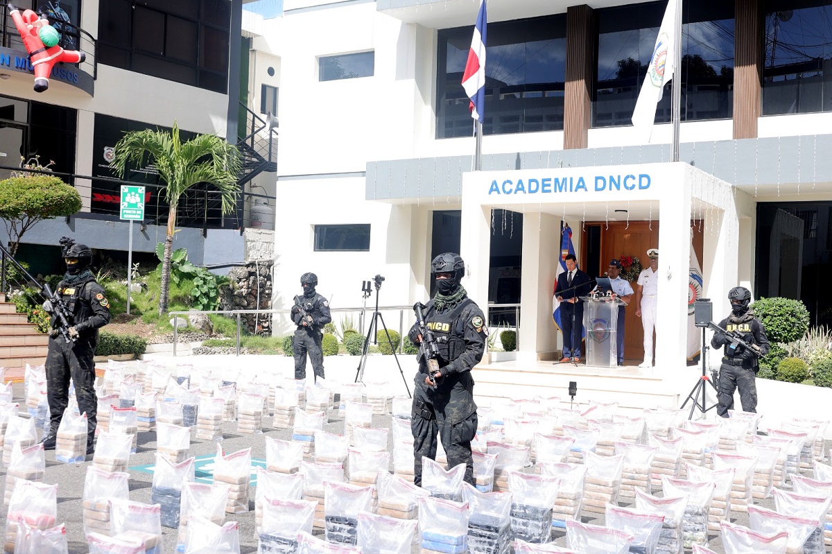 Mayor golpe al narcotráfico de 2025: DNCD decomisa 1.5 toneladas de coca en Peravia