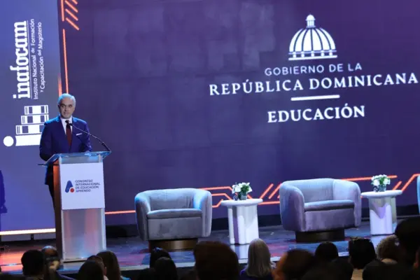 El ministro de Educación- Luis Miguel De Camps