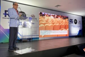 foto pedro angel agradece premio