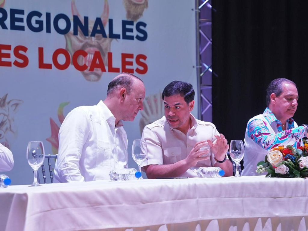 Ministro de Cultura Roberto Ángel Salcedo en Santiago.